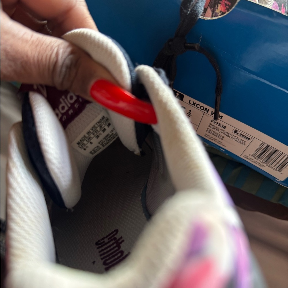 Adidas - Picture 2 of 2